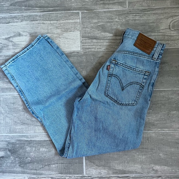 Levi’s Ribcage Straight 25 - Picture 3 of 13